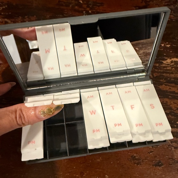 AM/PM Pill Box - charcoal - Picture 3 of 5